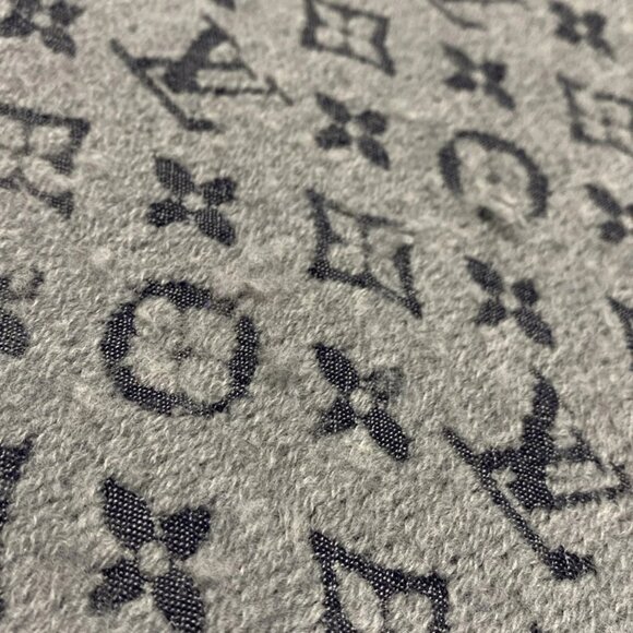 LOUIS VUITTON Escharp Monogram Classic Scarf 483-062425 - Picture 3 of 6